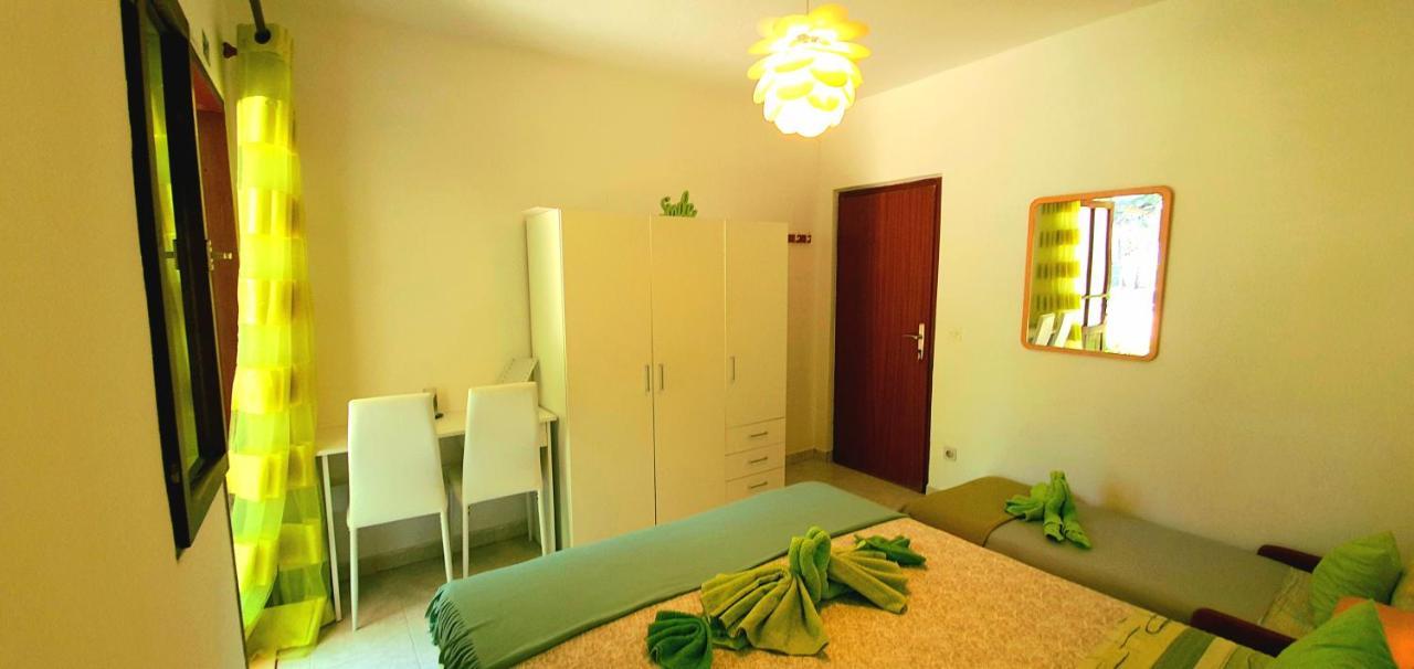 Beachfront Apartments Kate Orebić Extérieur photo